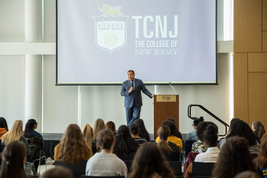 ABC journalist asks TCNJ: &#8220;What would you do?&#8221;