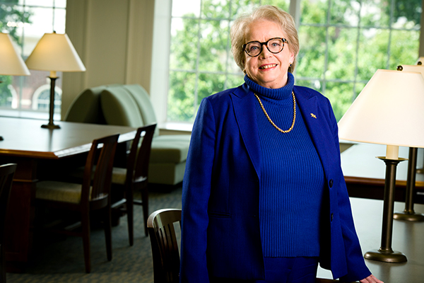 TCNJ’s Board of Trustees renames the TCNJ Library in honor of retiring President R. Barbara Gitenstein