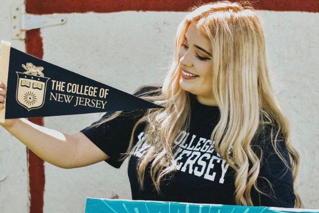 Communication studies student Bella Mashanski is a passionate advocate for the Deaf community